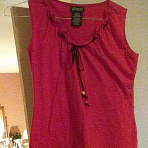 Sleeveless shirt size junior's 11/13